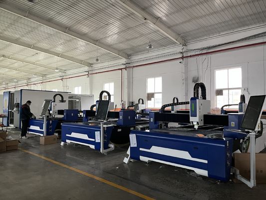 GX-3015E CNC-Laser-Metallschneidemaschine 20 mm Schneiddicke 120 m/min Wasserkühlung