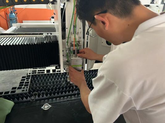 CYPCUT Steuerungssoftware Verwendete Edelstahllaserschneidemaschine für Baustoffwerkstätten und Delta-Servomotor