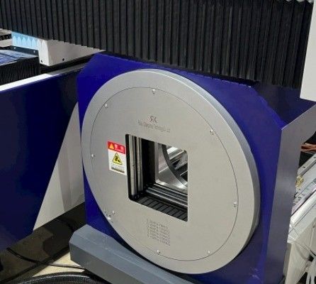 Raytools Laserkopf 0,05mm Positionierungsgenauigkeit Metall Shuttle Plattform Faserlaserschneidemaschine für Blechrohrmetall