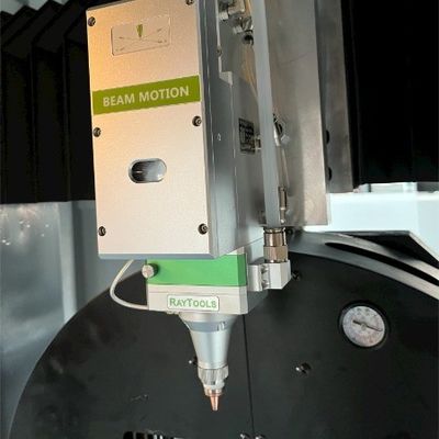 1KW 2000W 3000W 6kw CNC Drehgerät Faserlaser Tube Cut Eisenrohr Schneidmaschine mit N2 Steuerventil von SMC-Japan