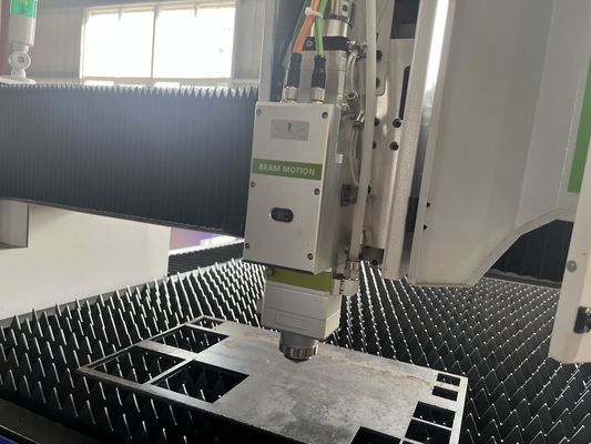 MAX/RAYCUS/IPG Laserschneidemaschine 1500x3000mm mit CYPCUT-Steuerungssoftware und SMC-Japan Druckminderventil