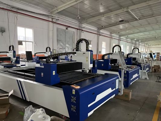 O2-Steuerventil hohe Stabilität 6kw 3015 Faserlaser-Metallschneidemaschine für Stahl-Eisen-Metallblech